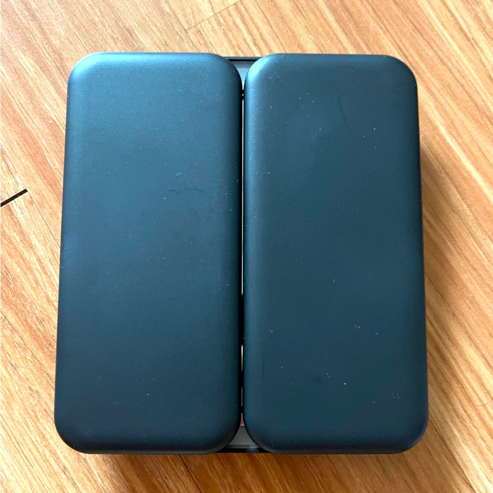 Yibeiup Makeup Mirror 3 Color Lights, Tri-Fold with 3X 7X Magnifying